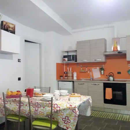 Apartment Color House Lierna